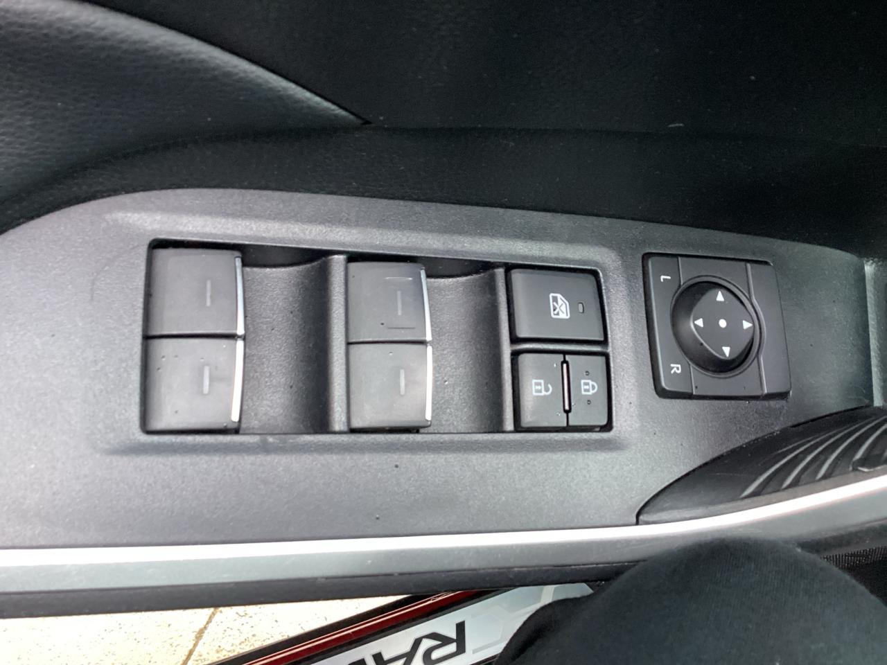 2022 Toyota RAV4 XLE AWD Photo