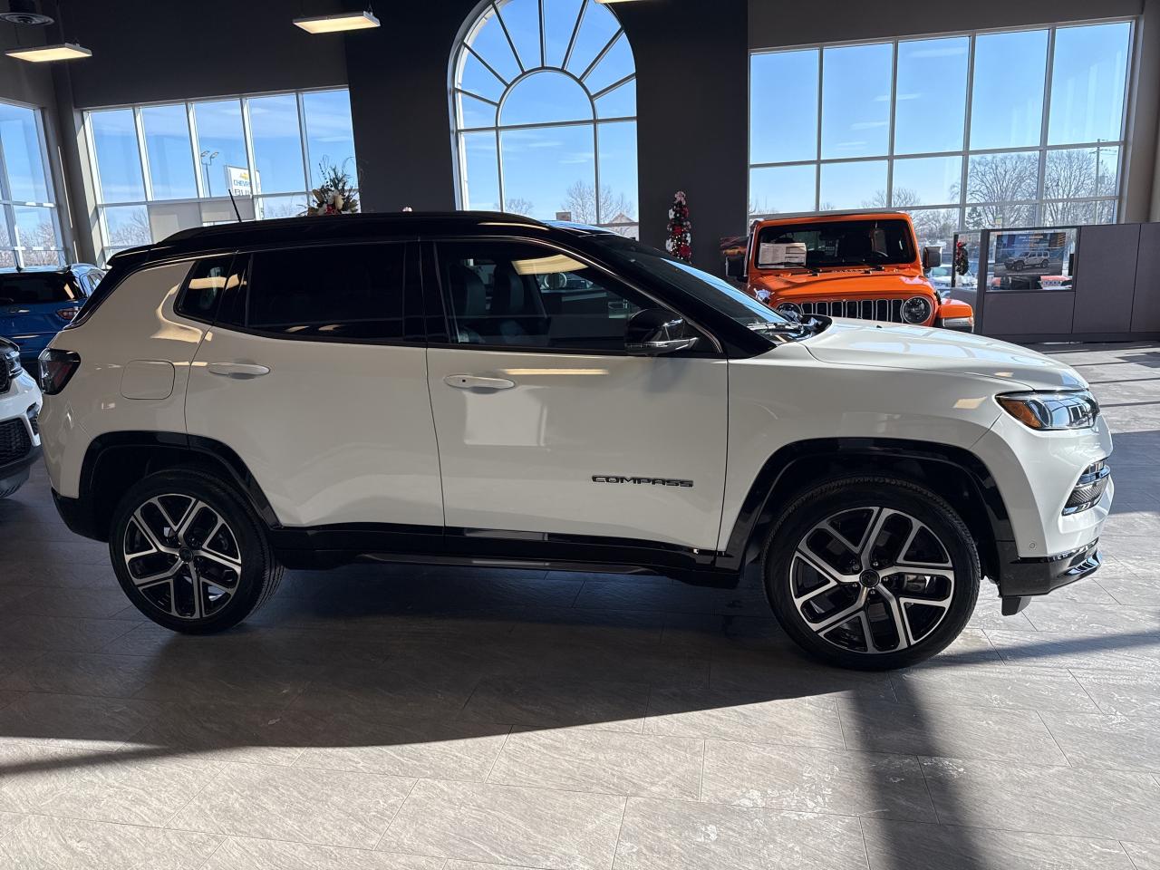 2025 Jeep Compass LIMITED Photo