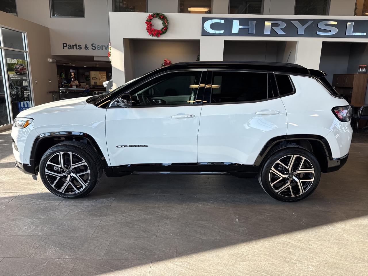 2025 Jeep Compass LIMITED Photo