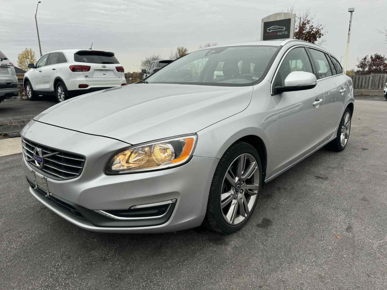 2015 Volvo V60 4dr Wgn T5 Drive-E Premier Plus FWD Photo0