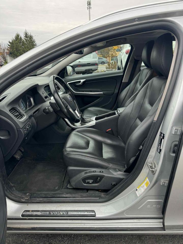 2015 Volvo V60 4dr Wgn T5 Drive-E Premier Plus FWD Photo
