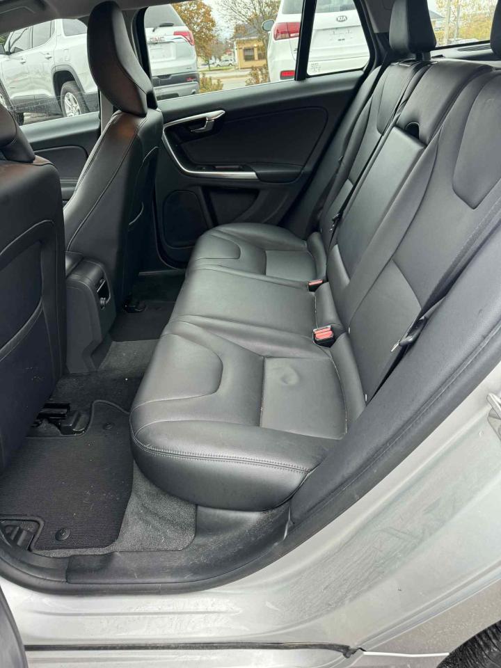 2015 Volvo V60 4dr Wgn T5 Drive-E Premier Plus FWD Photo