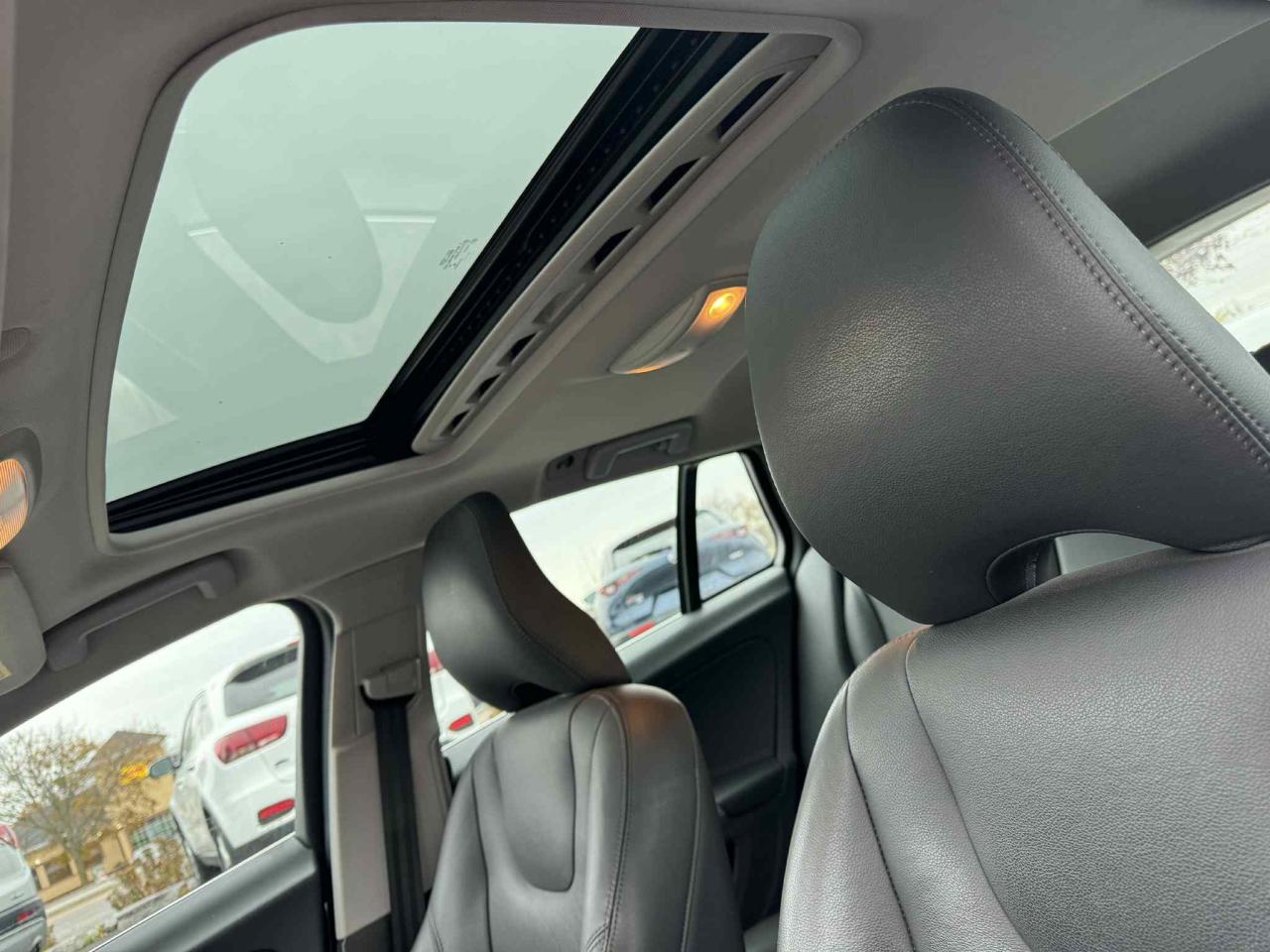 2015 Volvo V60 4dr Wgn T5 Drive-E Premier Plus FWD Photo