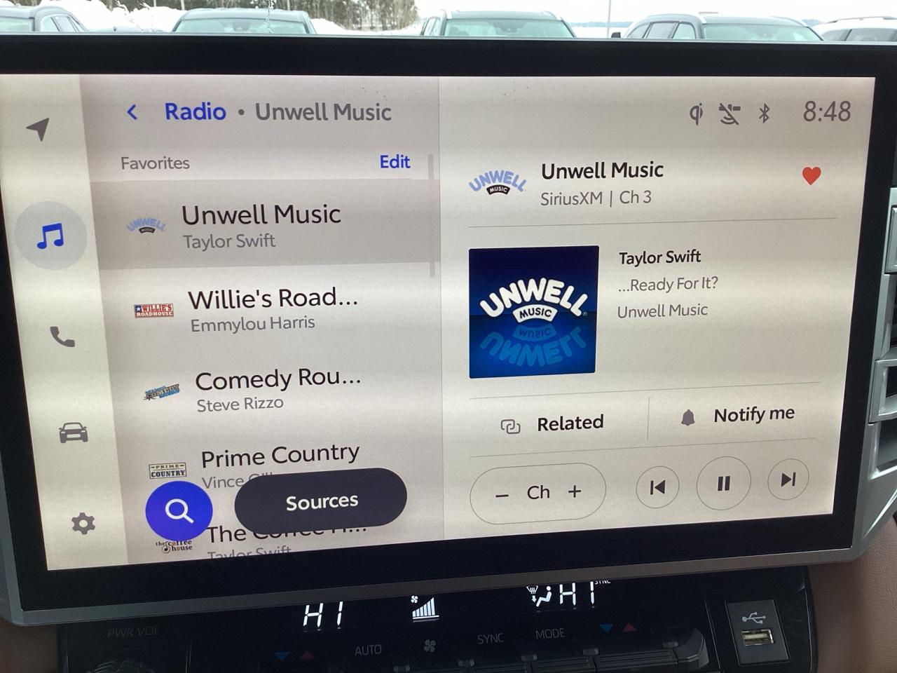 2025 Toyota Tundra 4x4 Crewmax Platinum Hybrid Photo