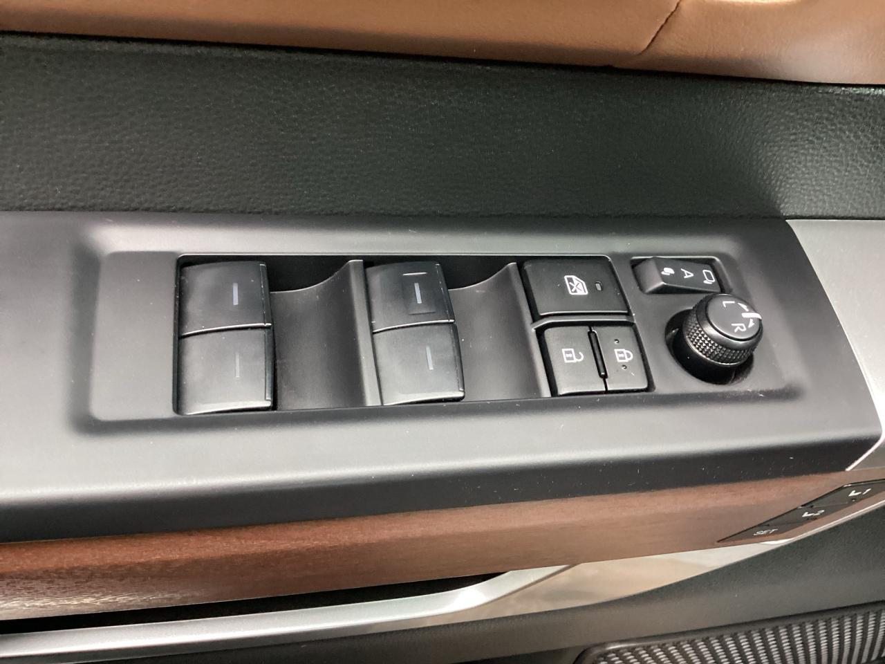 2025 Toyota Tundra 4x4 Crewmax Platinum Hybrid Photo