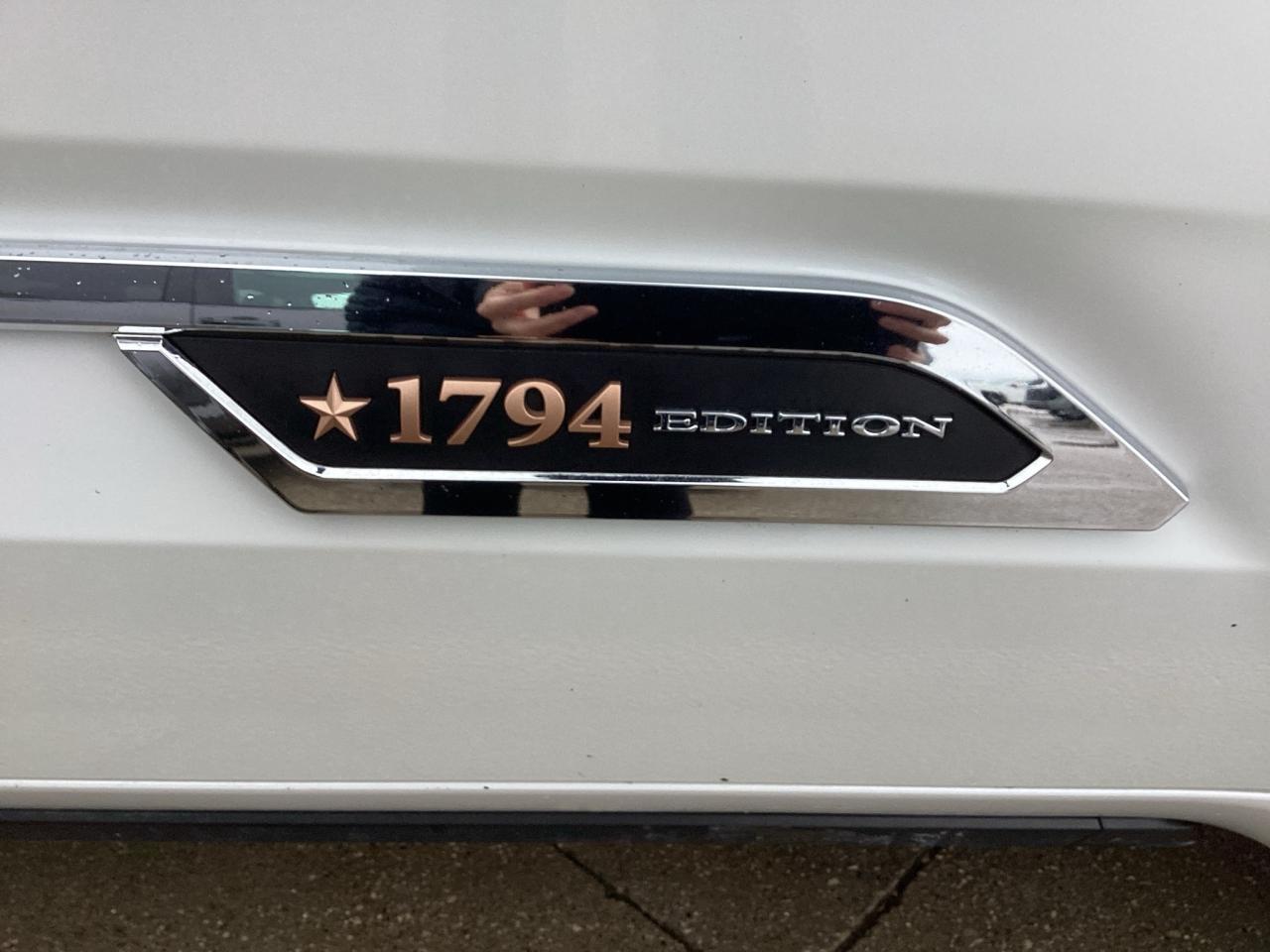 2025 Toyota Tundra 4x4 Crewmax Platinum Hybrid Photo