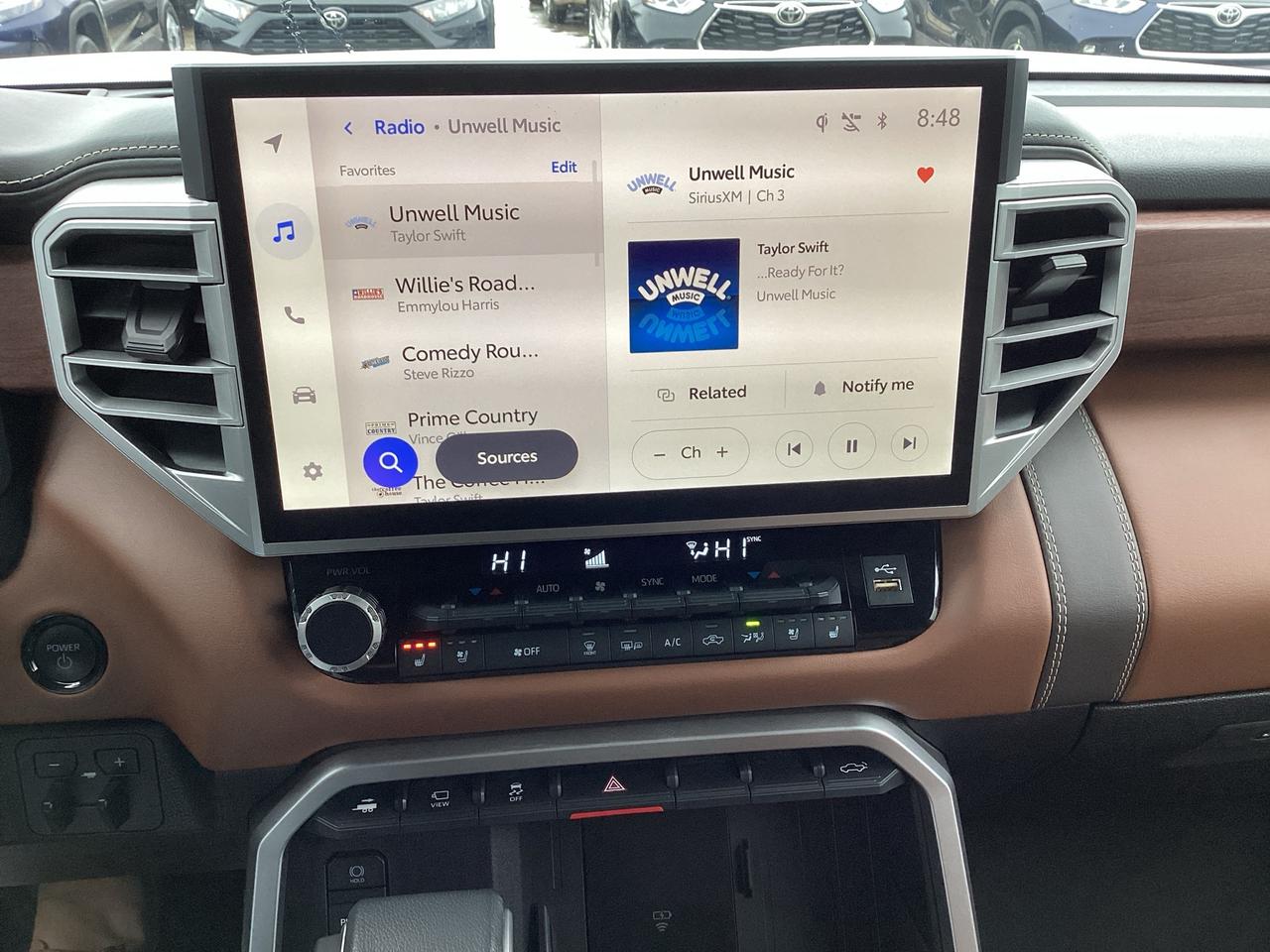 2025 Toyota Tundra Platinum Hybrid Photo