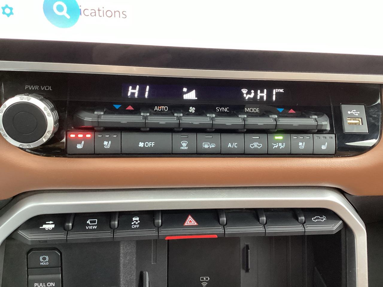 2025 Toyota Tundra Platinum Hybrid Photo