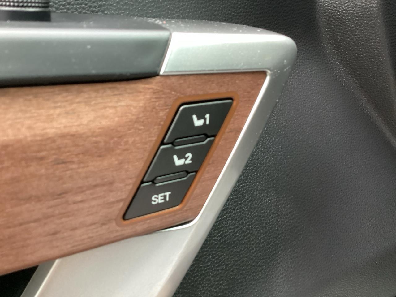 2025 Toyota Tundra Platinum Hybrid Photo
