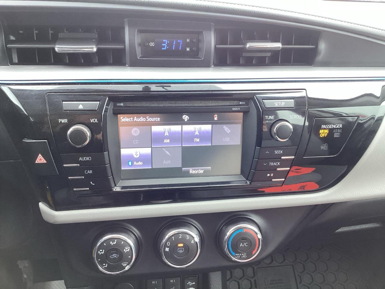 2016 Toyota Corolla LE Photo