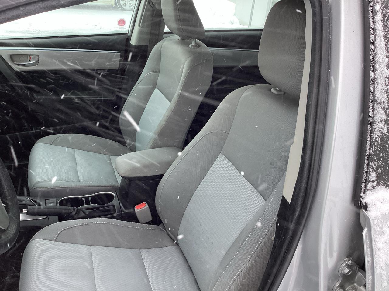 2016 Toyota Corolla LE Photo