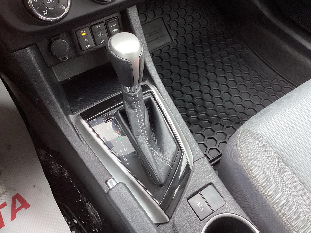 2016 Toyota Corolla LE Photo