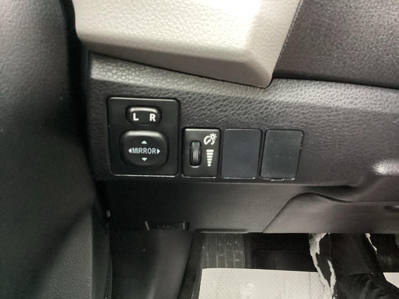 2016 Toyota Corolla LE Photo