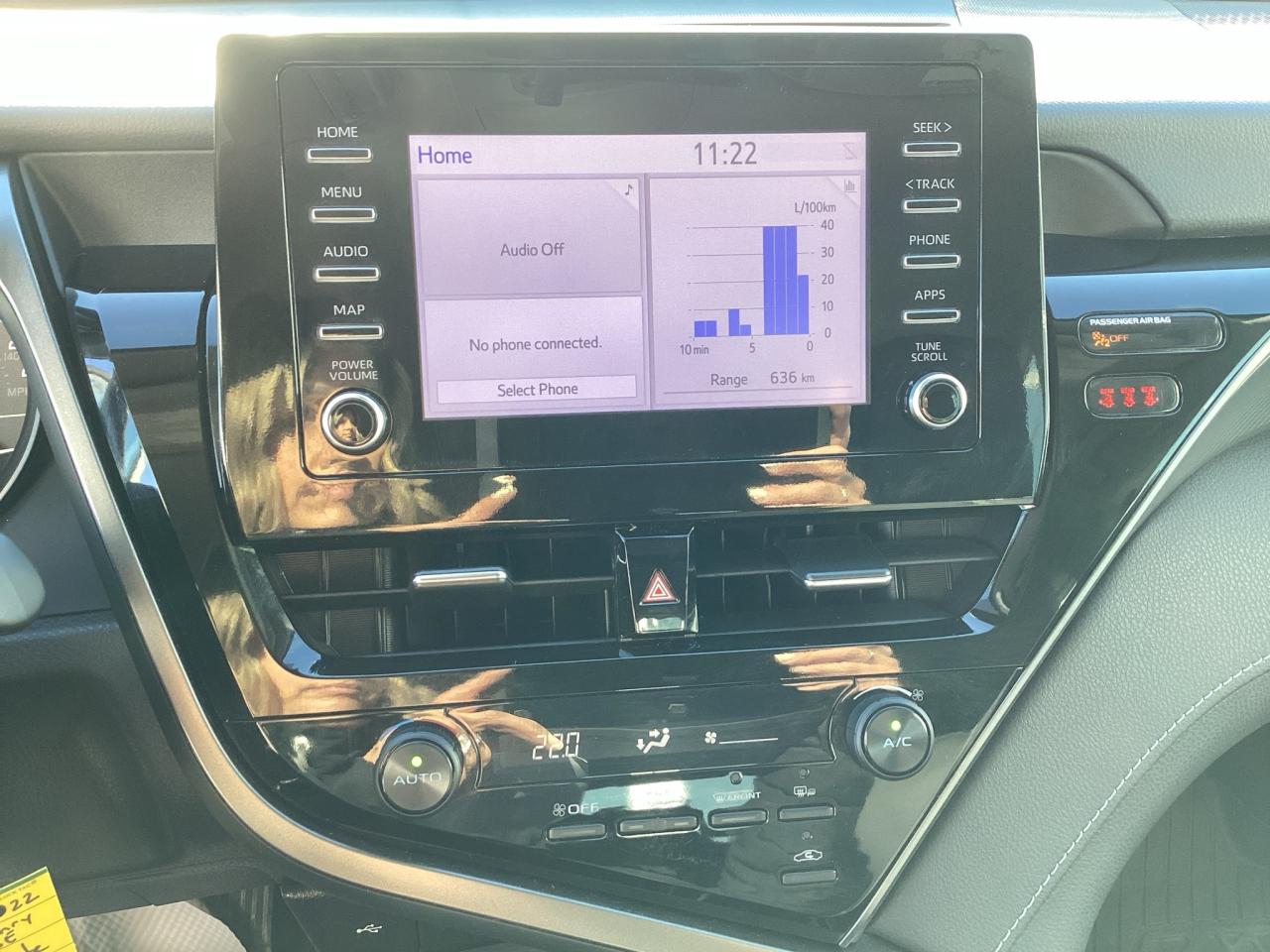 2022 Toyota Camry SE Auto Photo