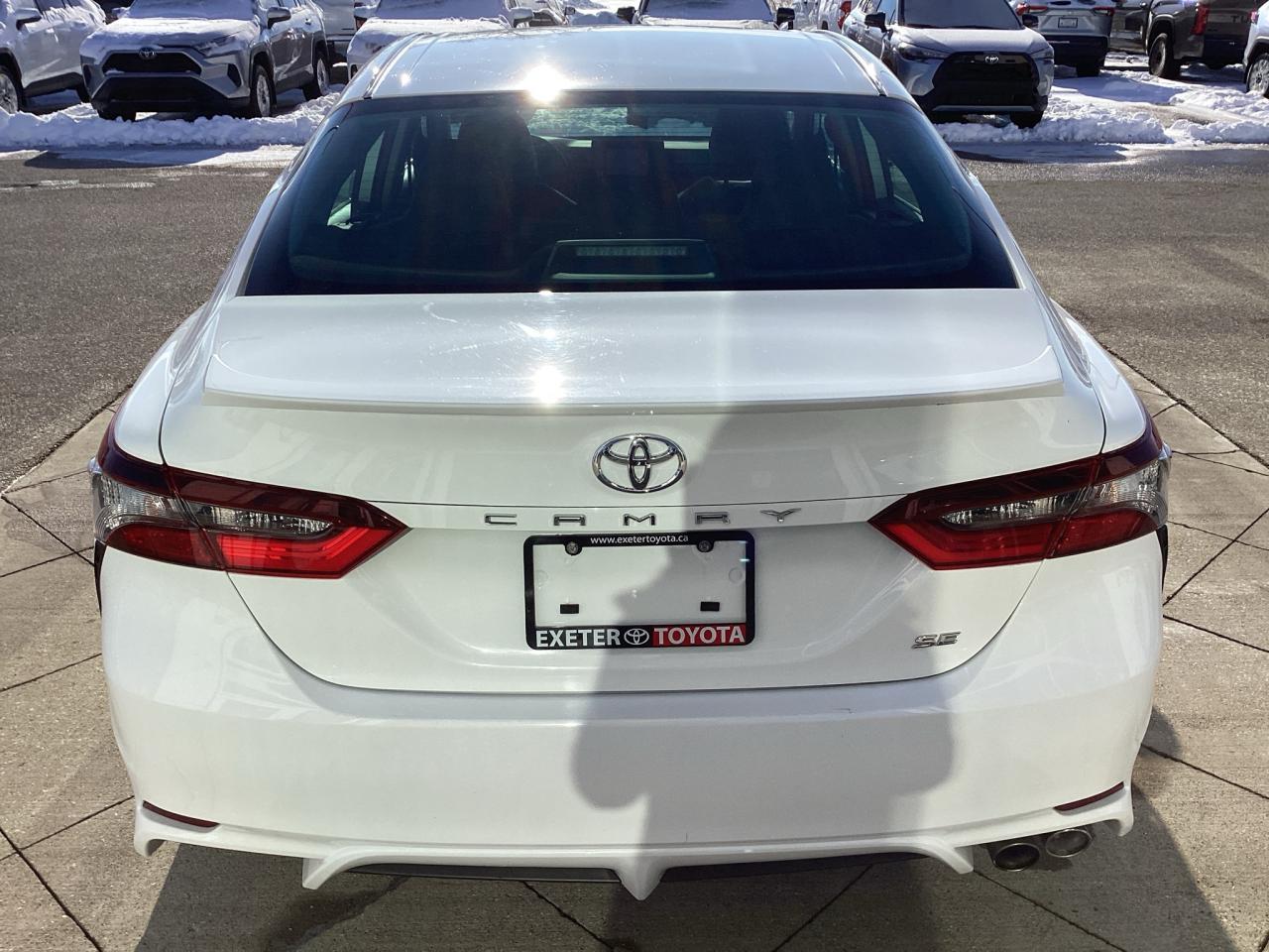 2022 Toyota Camry SE Auto Photo