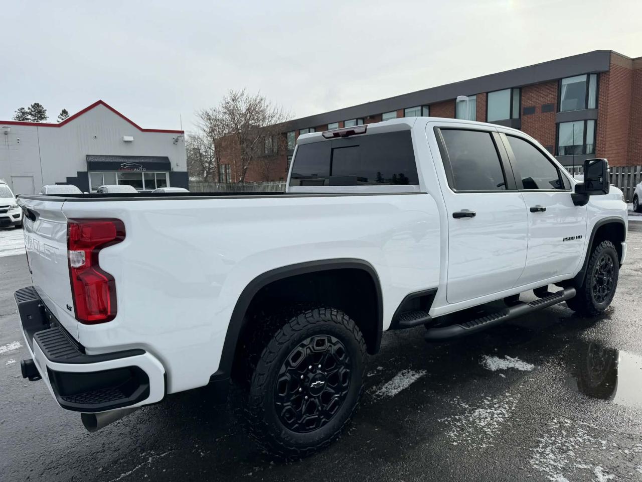 2024 Chevrolet SILVERADO 2500HD 4WD Crew Cab LT Z71 Diesel Photo