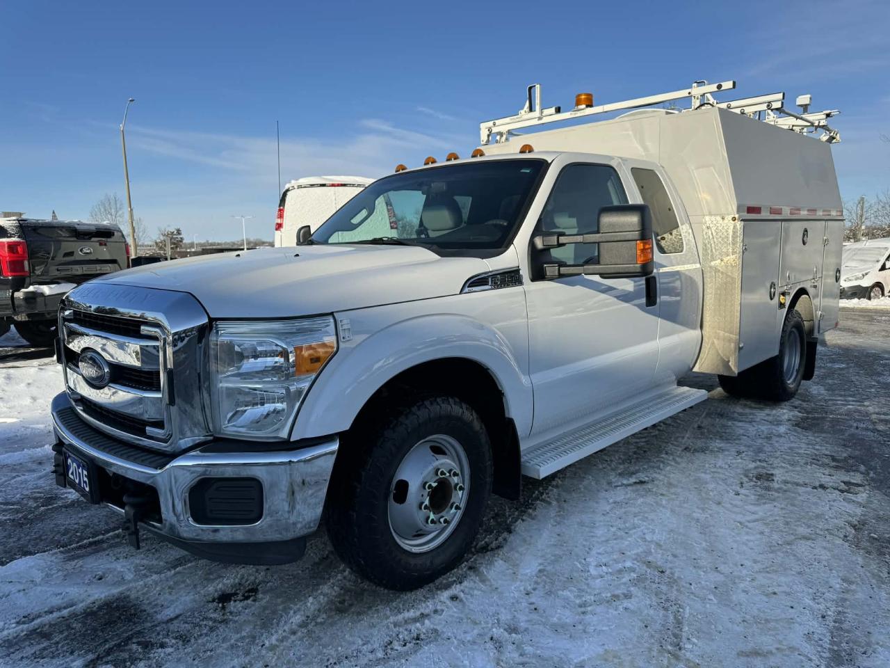 2015 Ford F-350 XLT UTILITY BOX Photo0
