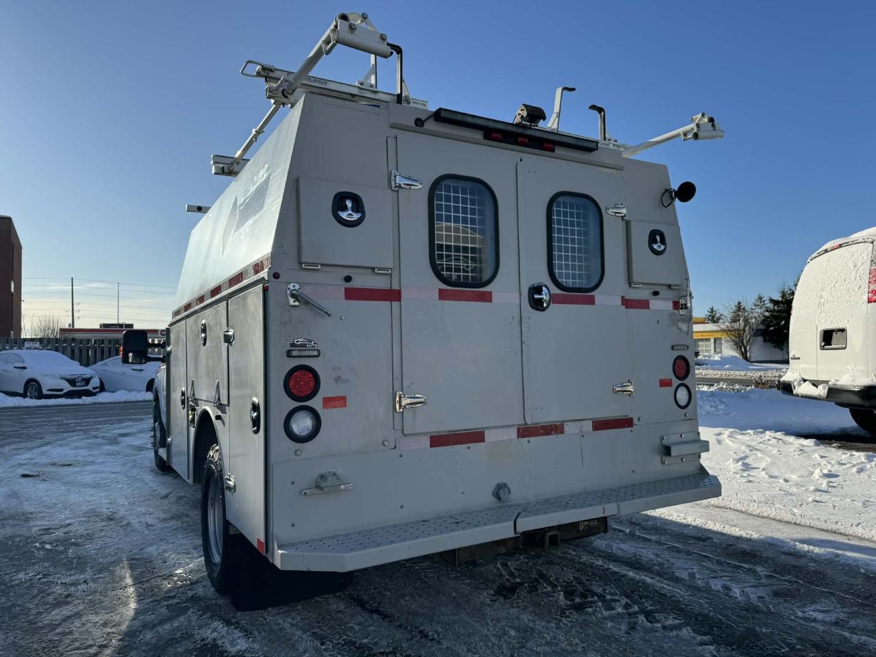 2015 Ford F-350 XLT UTILITY BOX Photo