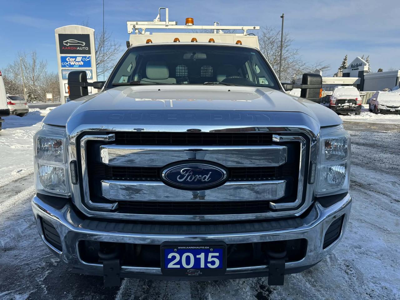 2015 Ford F-350 XLT UTILITY BOX Photo