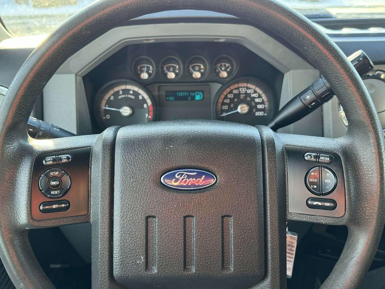 2015 Ford F-350 XLT UTILITY BOX - LOW KM - CERTIFIED Photo