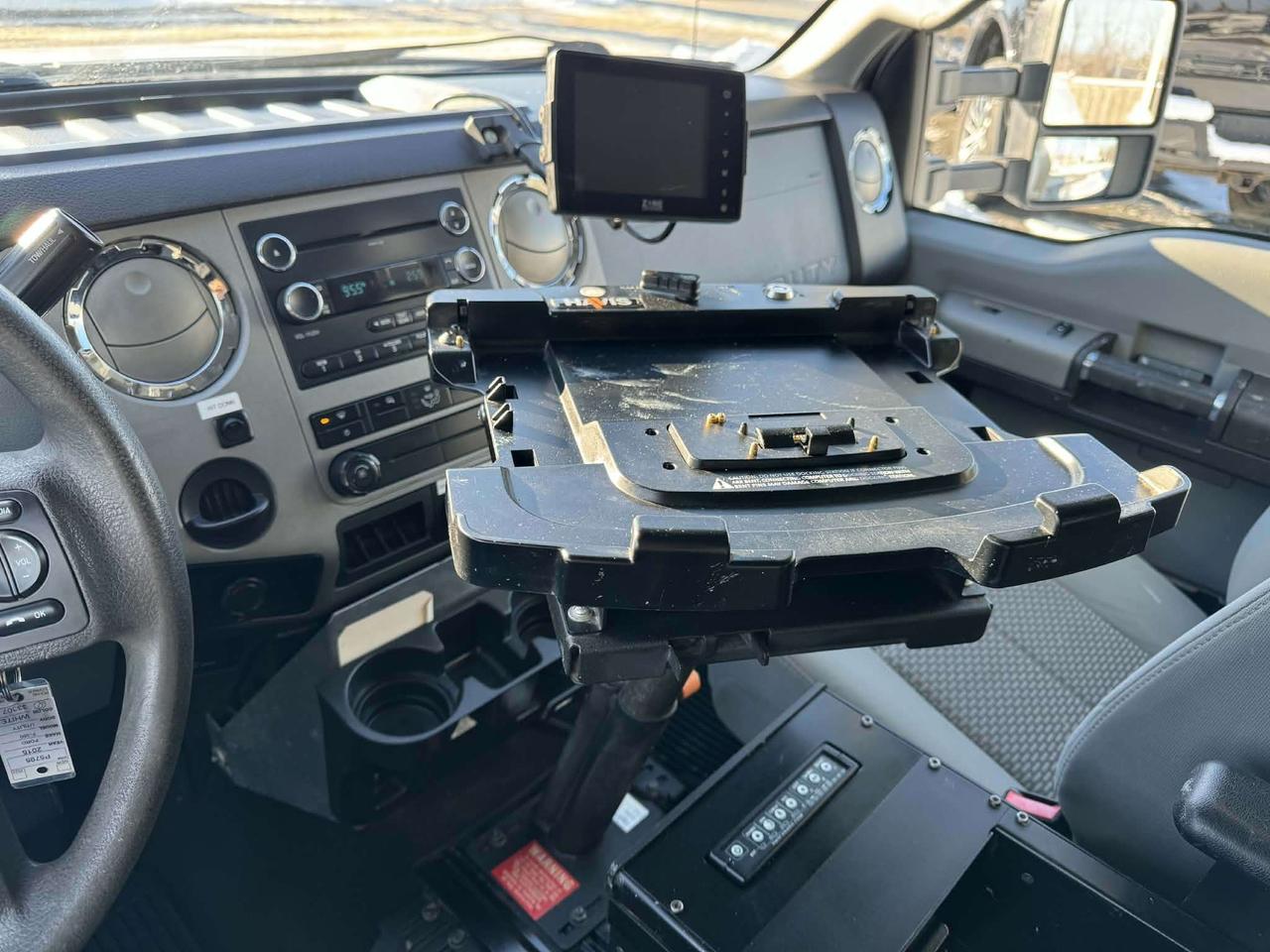 2015 Ford F-350 XLT UTILITY BOX - LOW KM - CERTIFIED Photo