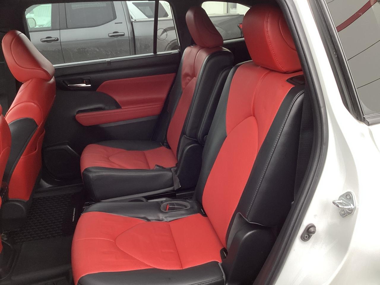 2022 Toyota Highlander XSE AWD Photo4