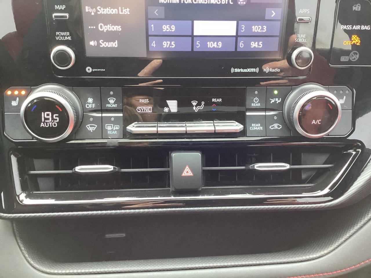 2022 Toyota Highlander XSE AWD Photo