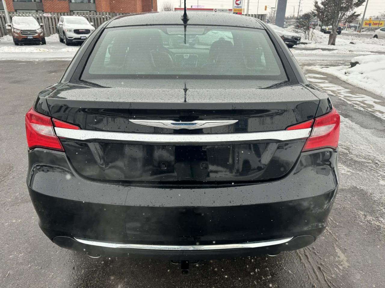 2013 Chrysler 200 4dr Sdn Limited Photo3