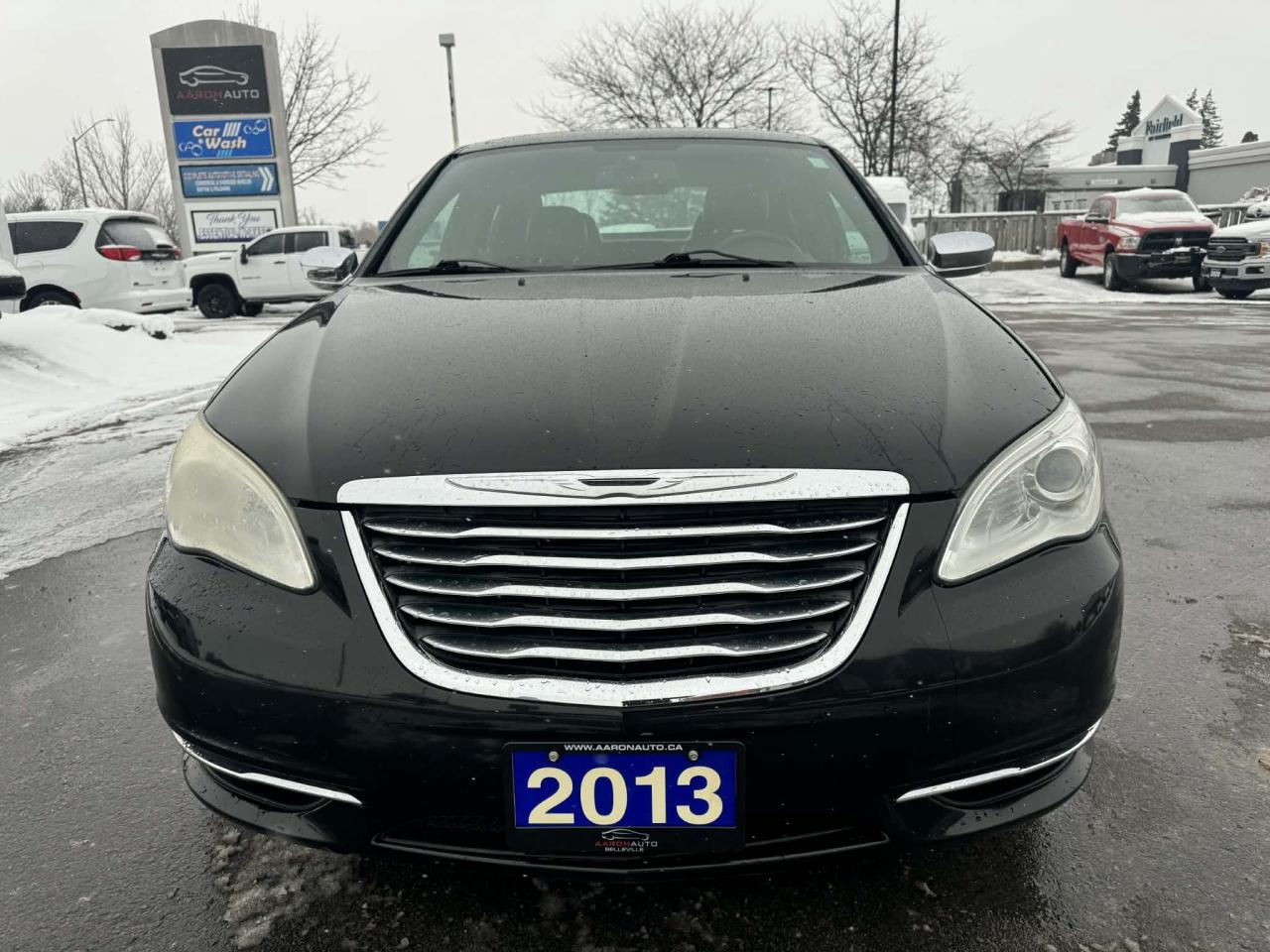 2013 Chrysler 200 4dr Sdn Limited Photo