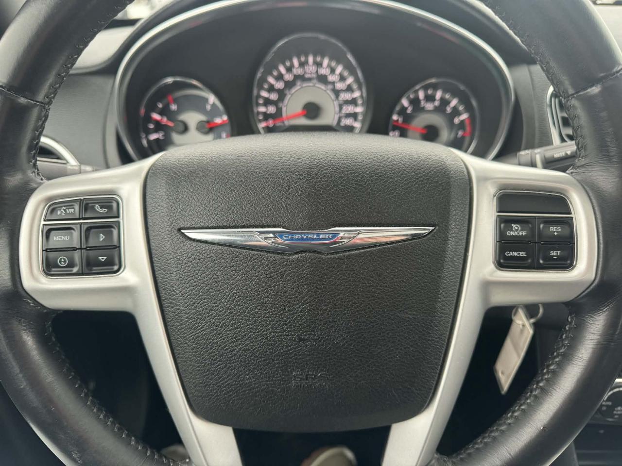 2013 Chrysler 200 4dr Sdn Limited Photo