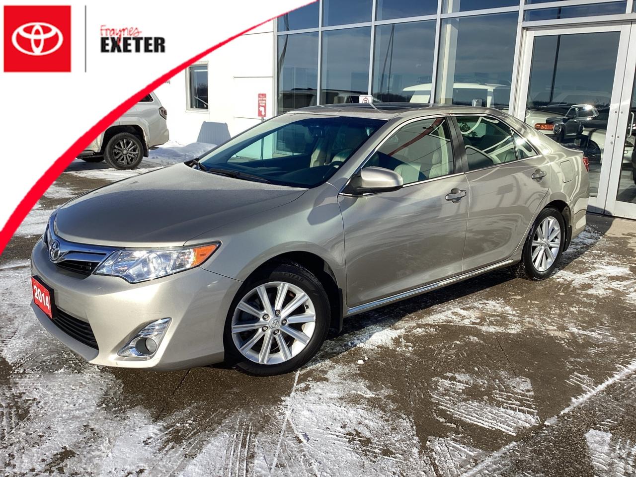 2014 Toyota Camry XLE Photo0