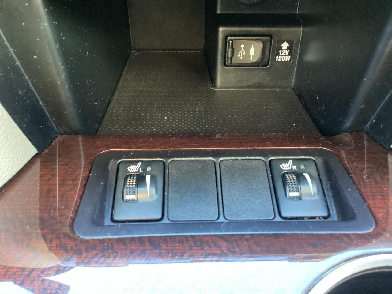 2014 Toyota Camry XLE Photo