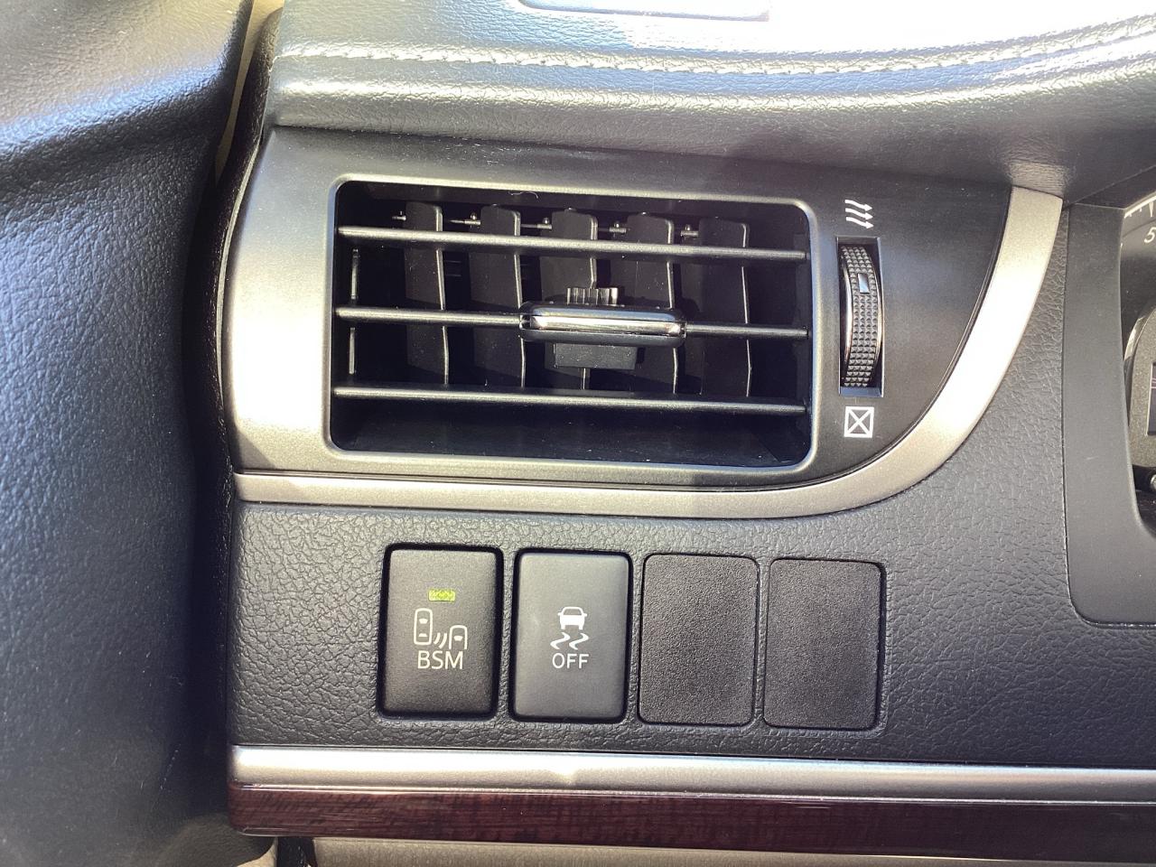 2014 Toyota Camry XLE Photo