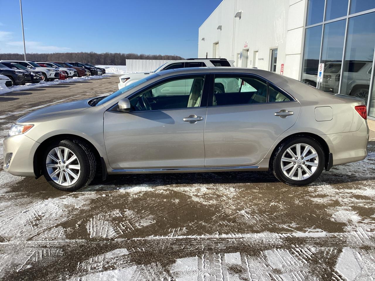 2014 Toyota Camry XLE Photo