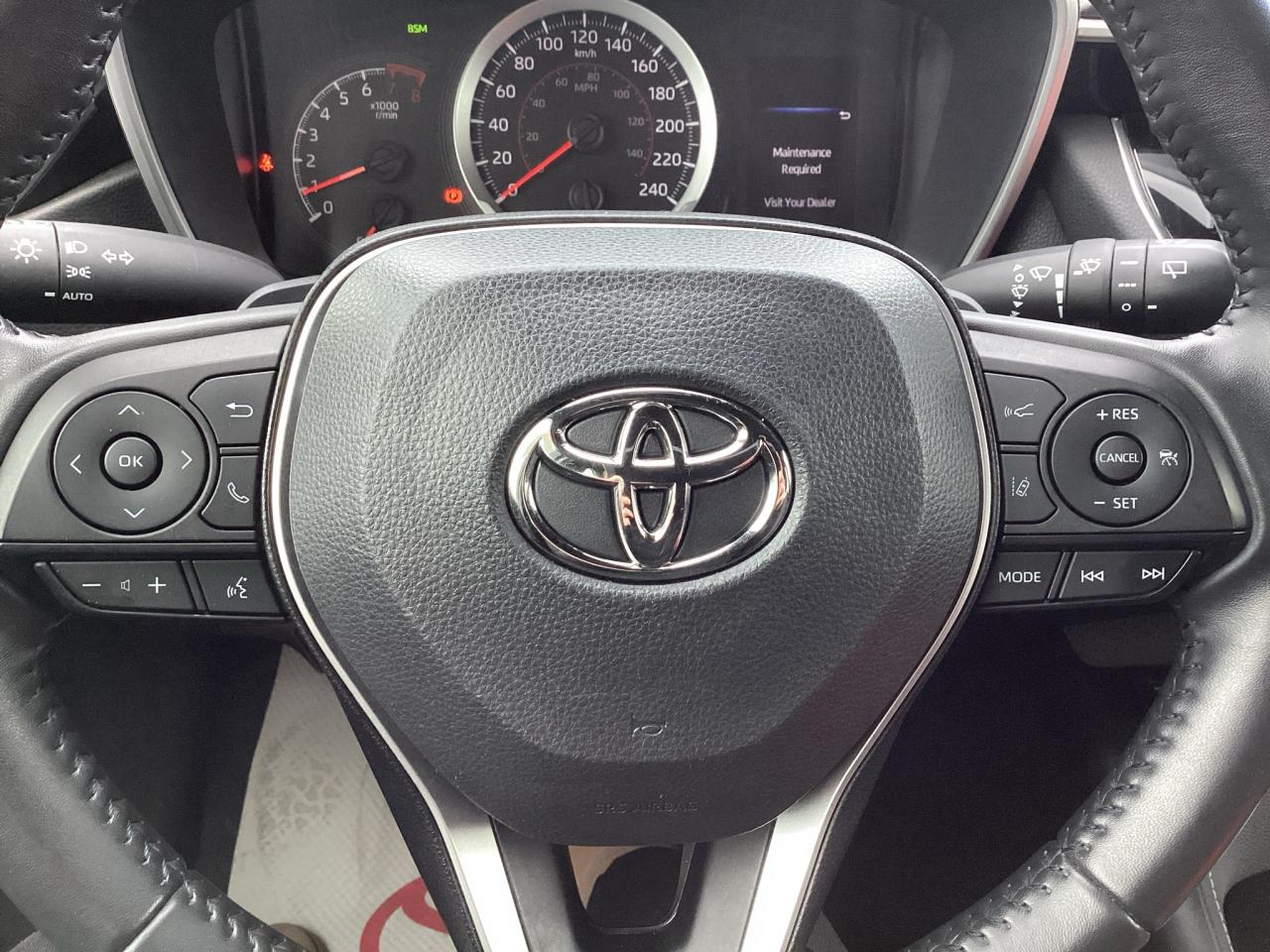 2022 Toyota Corolla Hatchback SE Photo