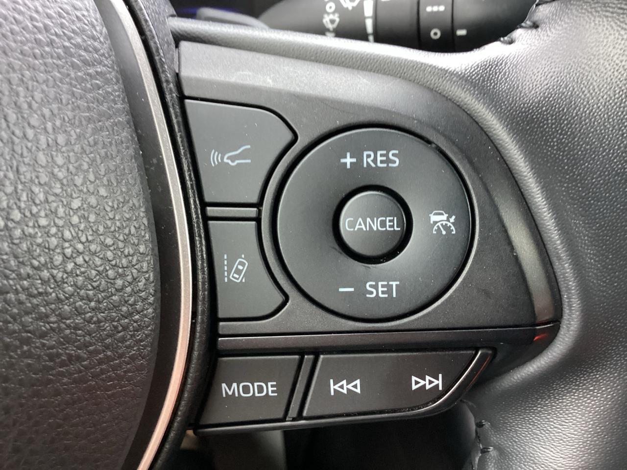 2022 Toyota Corolla Hatchback SE Photo