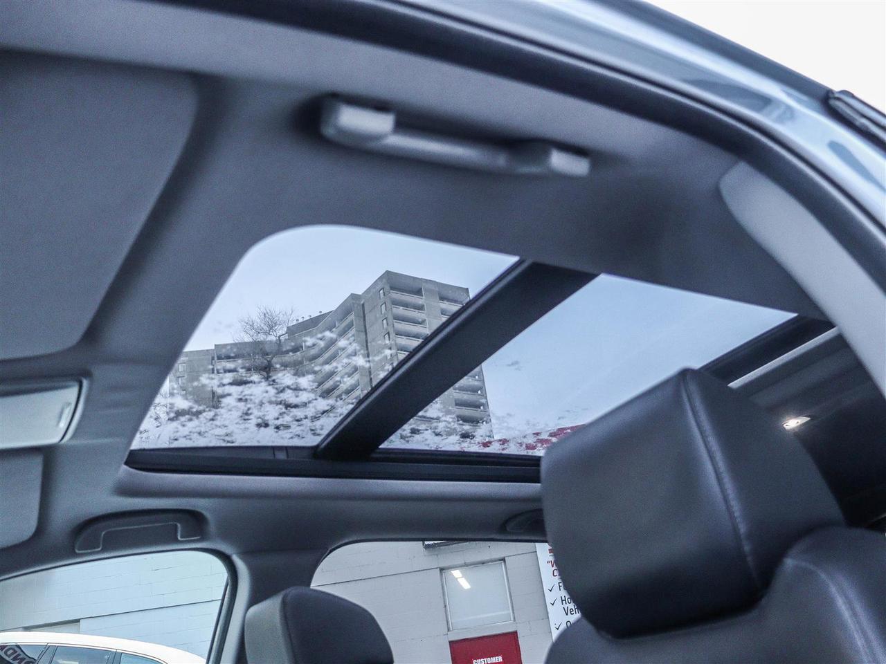 2022 Honda CR-V Touring LEATHER NAVI SUNROOF Photo