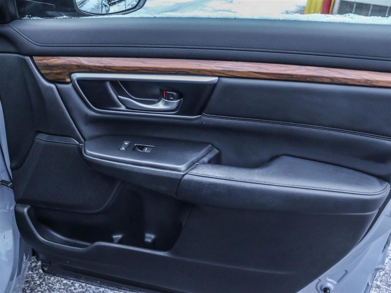 2022 Honda CR-V Touring LEATHER NAVI SUNROOF Photo