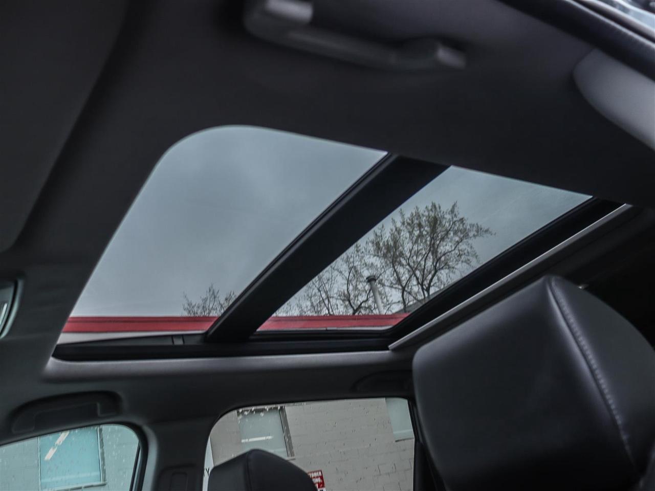 2022 Honda CR-V Touring LEATHER NAVI SUNROOF Photo