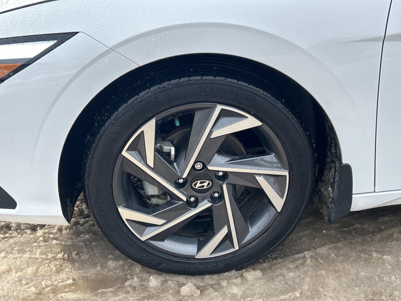 2024 Hyundai Elantra Preferred   Power Moonroof   NO REPORTED ACCIDENTS Photo