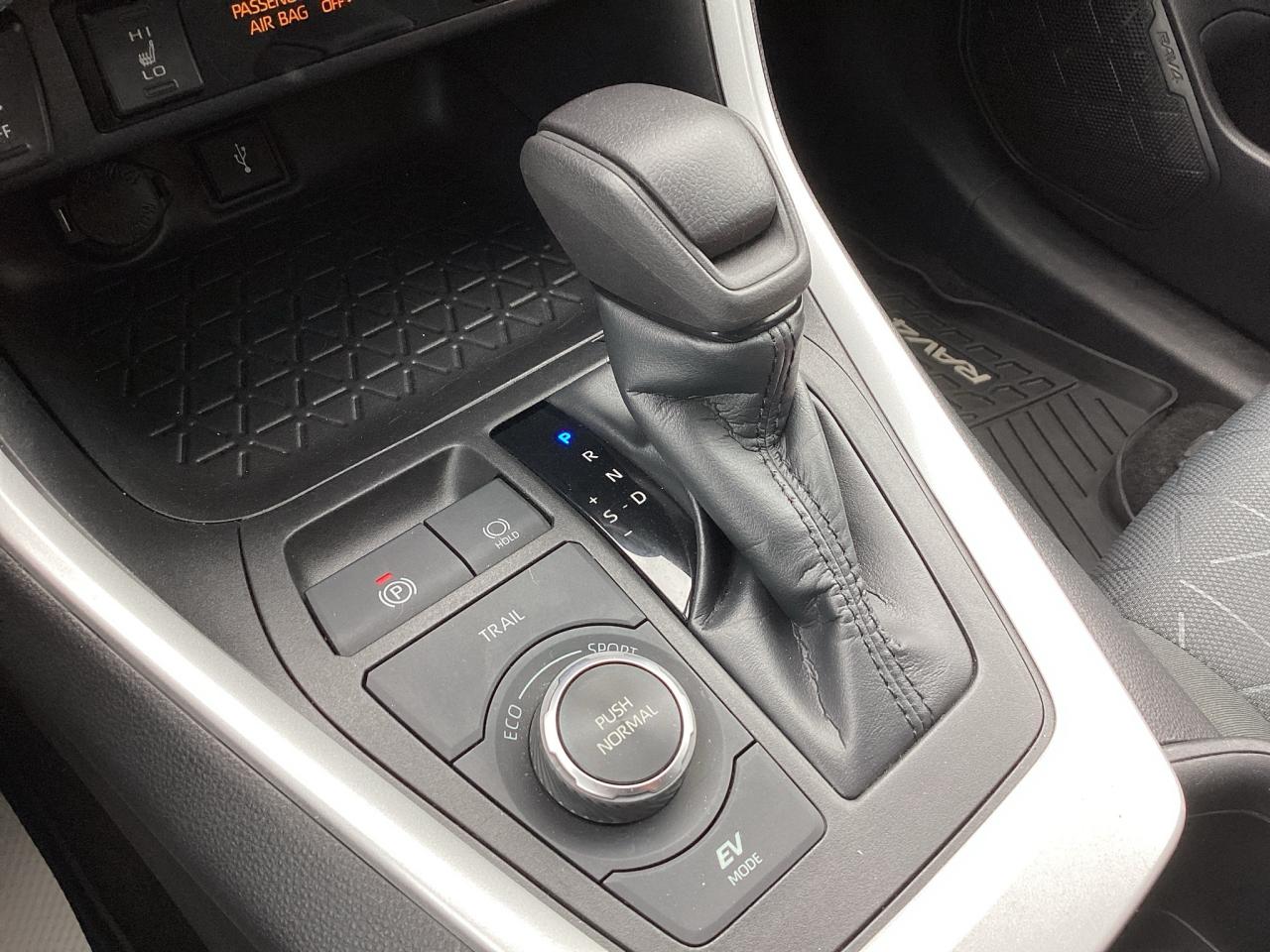 2022 Toyota RAV4 Hybrid XLE AWD Photo