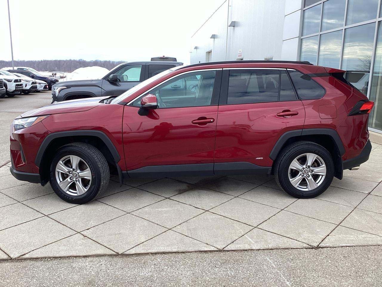 2022 Toyota RAV4 Hybrid XLE AWD Photo