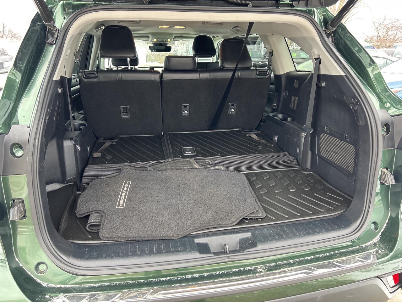 2023 Toyota Highlander XLE   Power Moonroof   Heated Front Seats Photo