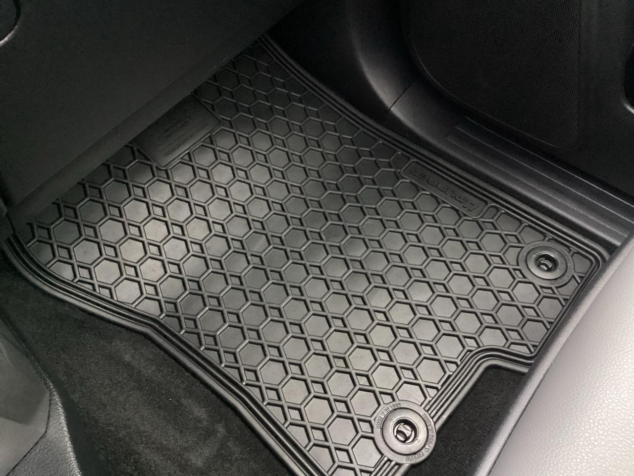 2022 Toyota 4Runner SR5 Photo3