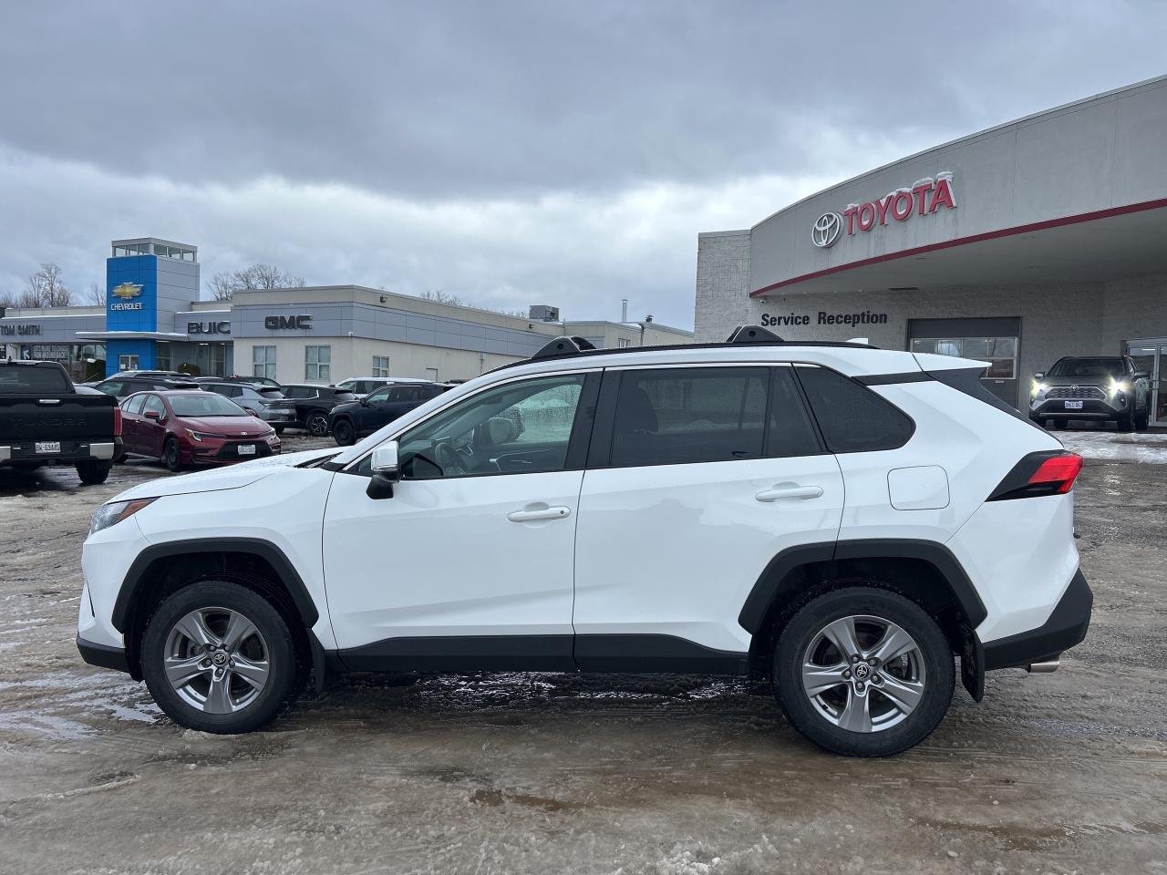 2022 Toyota RAV4 XLE Photo