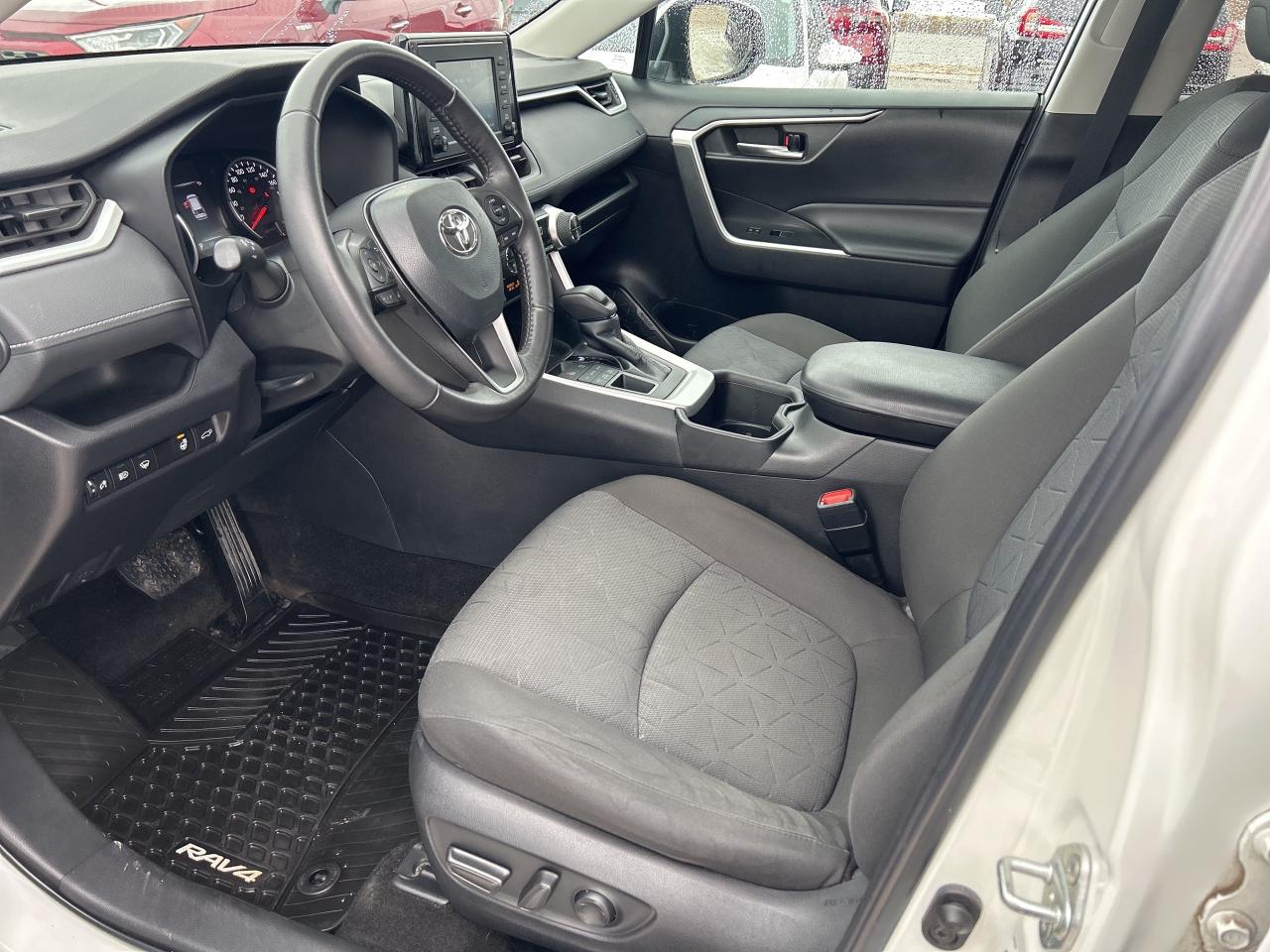 2022 Toyota RAV4 XLE Photo