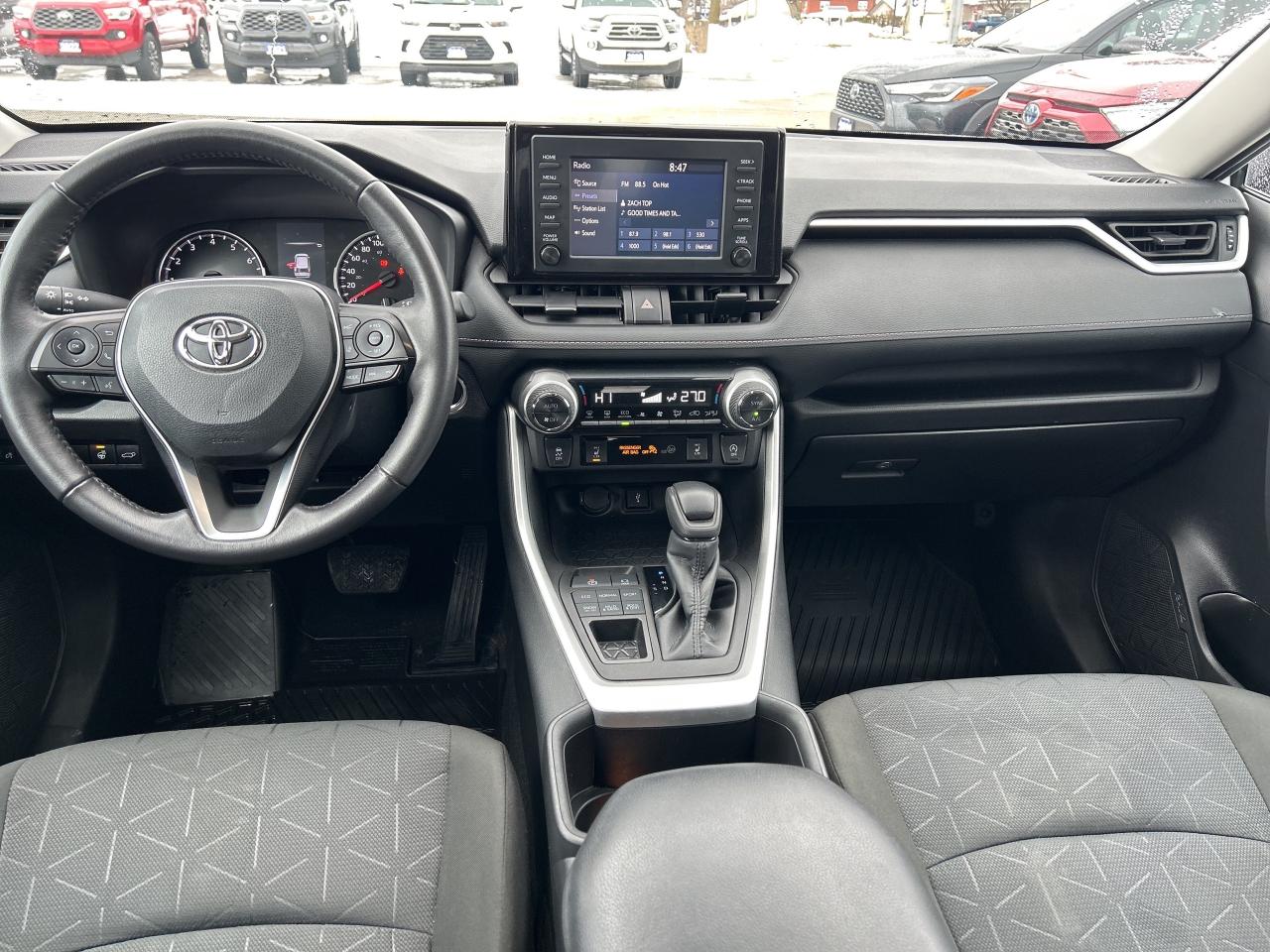 2022 Toyota RAV4 XLE Photo