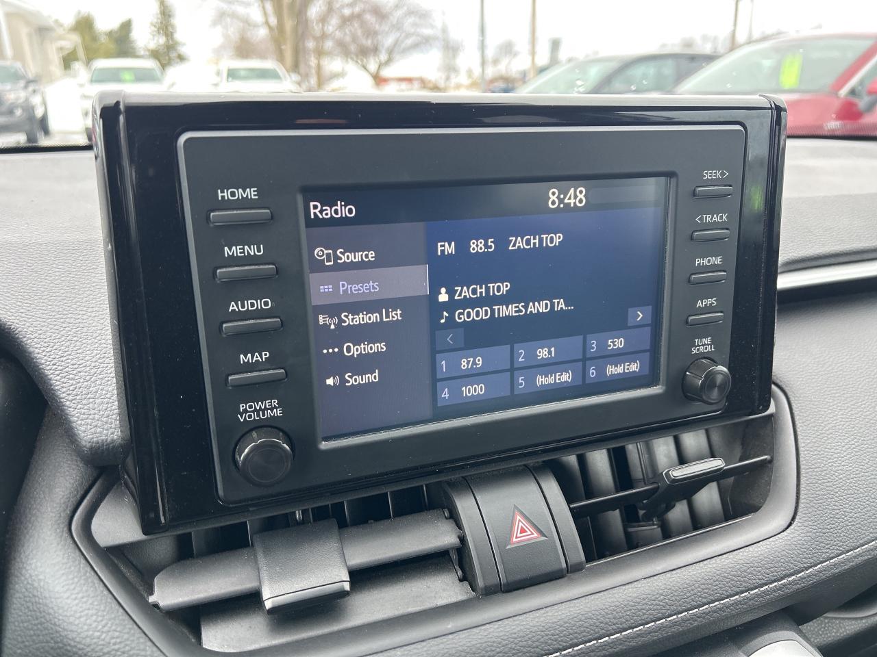 2022 Toyota RAV4 XLE Photo