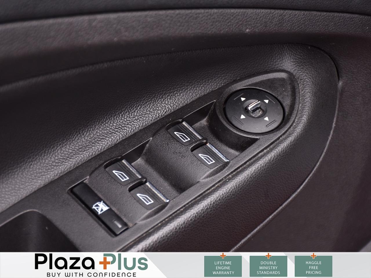 2016 Ford Escape VdpUrlEn Photo