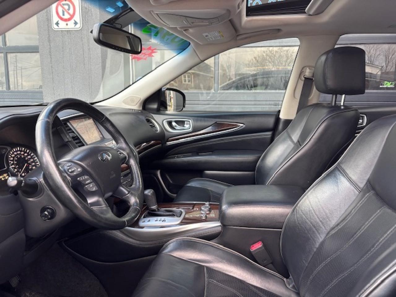 2015 Infiniti QX60 AWD, PANO ROOF, NAVIGATION, AFFORDABLE ELEGANCE!! Photo2